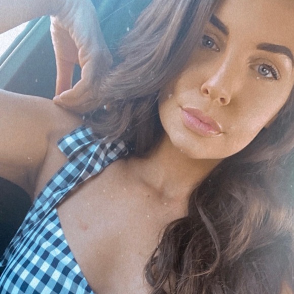 MEET YOUR POSHER - Picture 1 of 1